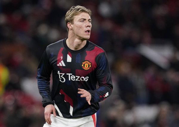 罗马诺：霍伊伦决心留队竞争，曼联也莫得鼓动他离队的迹象