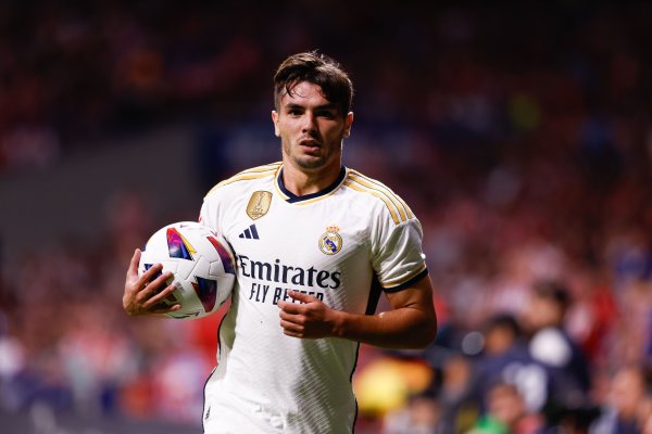 马卡：阿隆索明确呈报迪亚斯，他仍不会在皇马获取首发位置