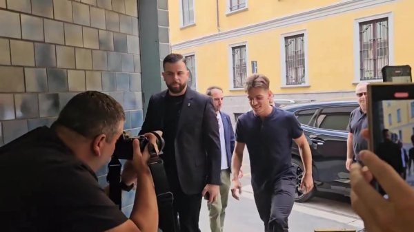 终于来了！跟队记者：贾沙里领受米兰体检