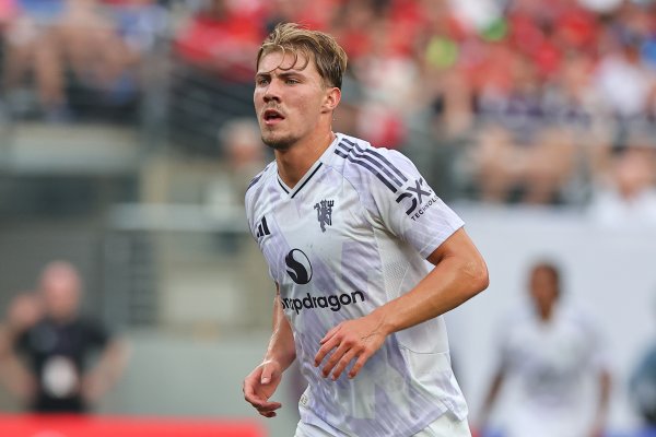 记者：米兰通过中间东说念主与曼纠合触，但尚未与霍伊伦的团队沟通协议