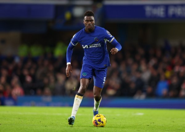 英媒：巴迪亚西勒预测9月初复出，韦斯利-福法纳尚未透彻规复健康