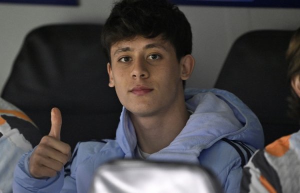 TA：居勒尔对阿隆索握教很惬意，球员团队否定跟皇马起诉安切洛蒂