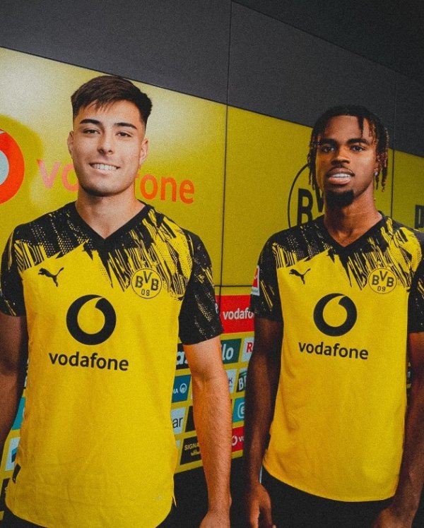 感谢老铁支撑！接连签下切尔西两将，多特社媒向蓝军致谢