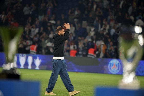 记者：巴黎准备接管约3000万欧出售多纳鲁马，后者与曼城基本谈妥