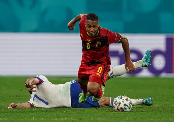 动作比利时队长首发贯穿2场参与2球，蒂莱曼斯是有统计以来首东说念主