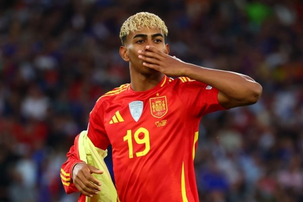 亚马尔射门、射正、生效过东谈主等5项要道数据均高于保加利亚全队