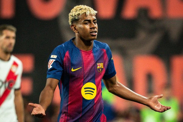 被批用镇痛药！西足协对弗里克责问很不测，巴萨未请示亚马尔有伤