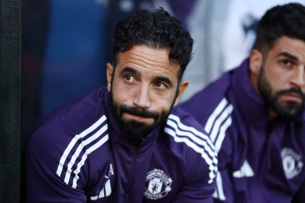 费迪南德：曼联应该踢4231阵型，球员能在各自位置踢得形影相随