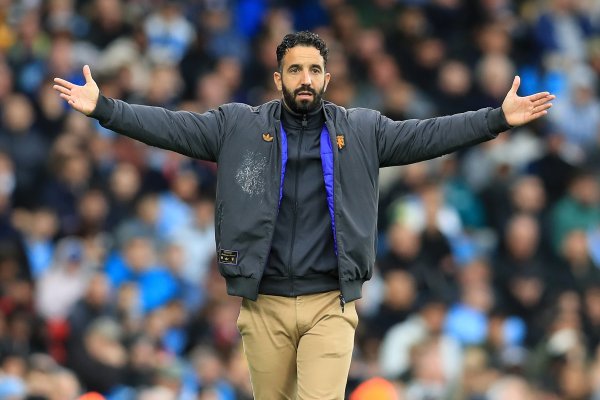 哈格里夫斯：343阵型自身并莫得错；曼联清寒范迪克这种全齐首领