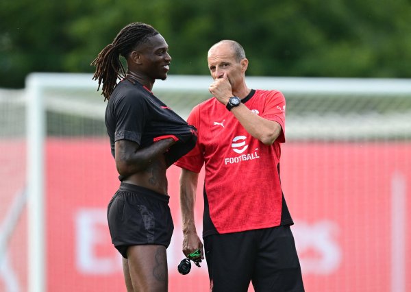 意媒：莱奥与阿莱格里莫得矛盾，他对后者的品评捏积极魄力