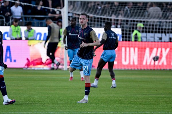 捷克中场扬克托：秘书出柜后内心很安心，正在和一个男生同居中