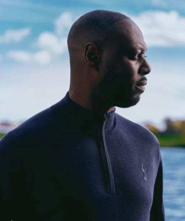 一条领巾140英镑，太阳报：热刺球迷对球队推出的高价相近不悦