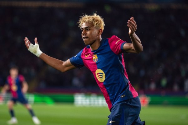 马卡:眉月4亿欧报价亚马尔虚假 但巴萨前年如实拒却了巴黎2亿报价