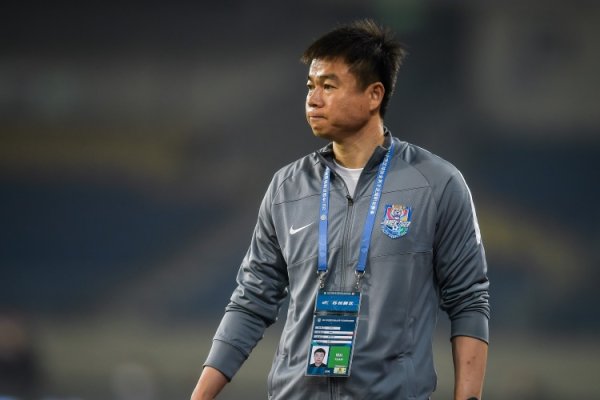 于根伟：此次生病入院是前段时刻积蓄的病情，平常带队比赛已无碍