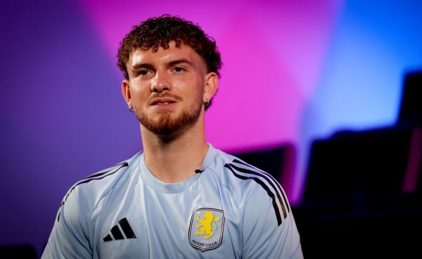 欧文说念埃利奥特：去维拉算是衰败，成为球队中枢他能力进国度队