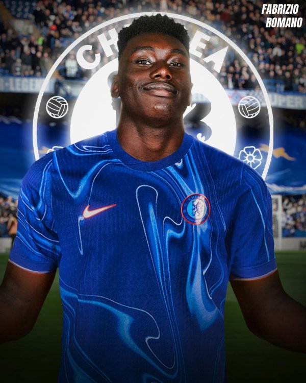 本来已去蓝军体检！21岁阿格霍瓦10分钟戴帽，黑店头牌身价5000万