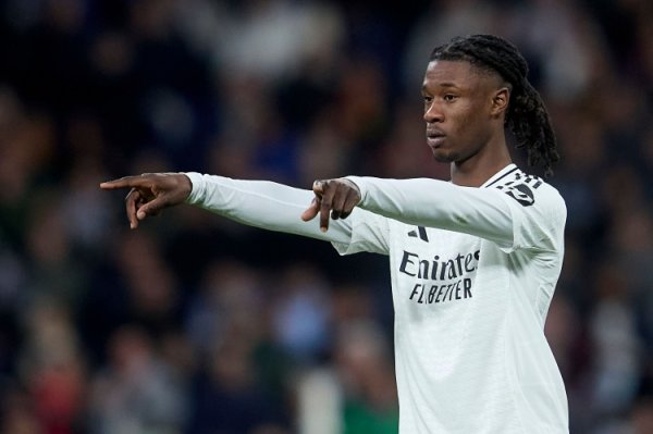 卡马文加：不错禁受临时客串左后卫，但不肯恒久踢这个位置