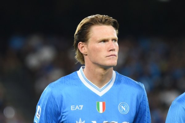 迪马：麦克托米奈有望在欧冠首发 霍伊伦缺席球队历练出战成疑