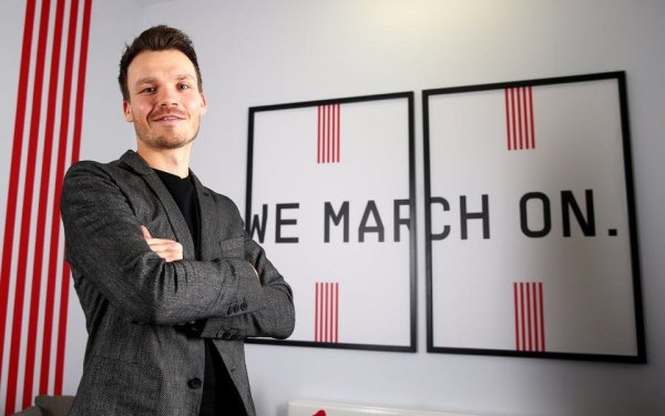 记者：36岁德国考验丹尼-罗尔接近出任流浪者主帅