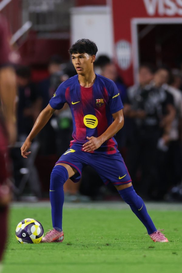 德罗：弗里克给了边锋很大解放度 咱们带着信心管待国度德比