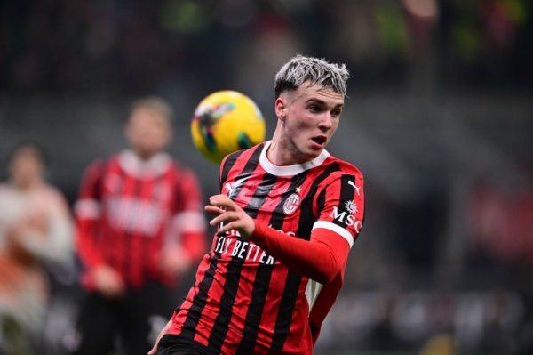 记者：伯恩茅斯准备从米兰买断A-希门尼斯，用度2000万+500万欧