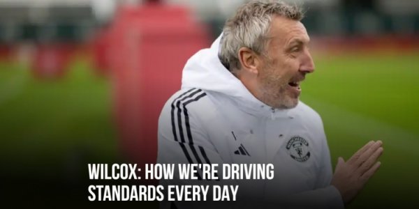 曼联总监：接下来争取四连胜 球队要致力于进前四执续挑战欧冠资历