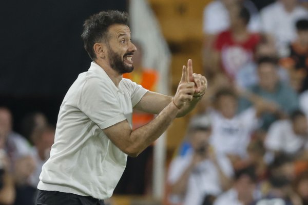 瓦伦主帅：上半场咱们着实没出半场 在边路受到了皇马很大的压力