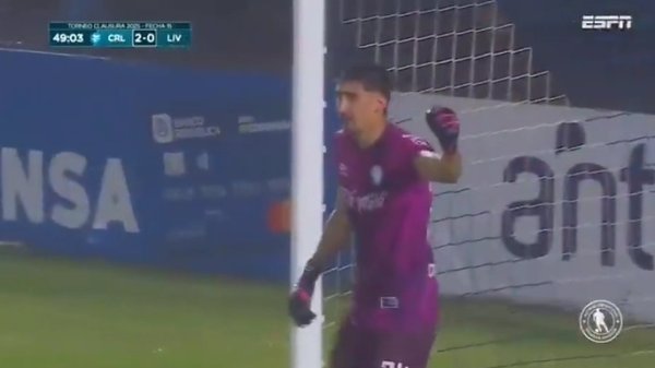 普斯卡什奖预定？乌拉圭联赛门将本方禁区内起脚平直破门得分