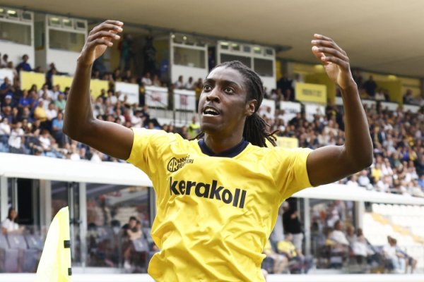 王人体：尤文有意摩德纳19岁后卫贝尤库，球员谢世青赛说明拉风