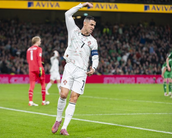 C罗错过两场天下杯❓海外足联递次条例：肘击至少禁赛3场