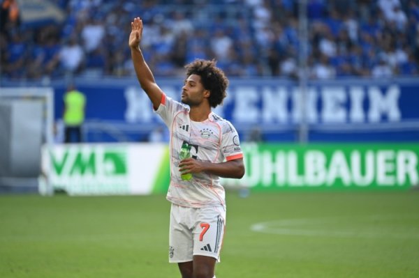 拜仁通报格纳布里伤情：球员因膝盖问题缺席对阵弗赖堡的比赛