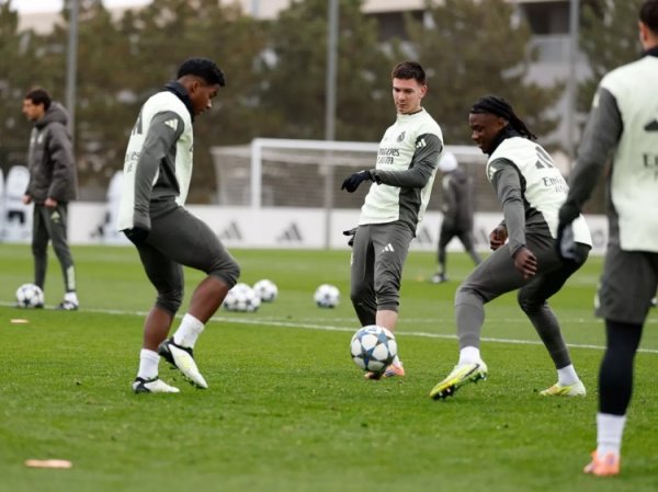 皇马官方：马斯坦托诺插足部分合练，阿拉巴进行室内施行